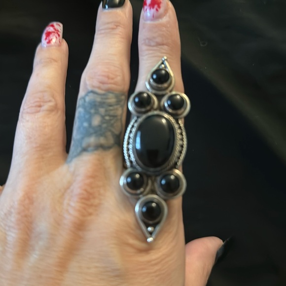Black ring - Picture 1 of 2
